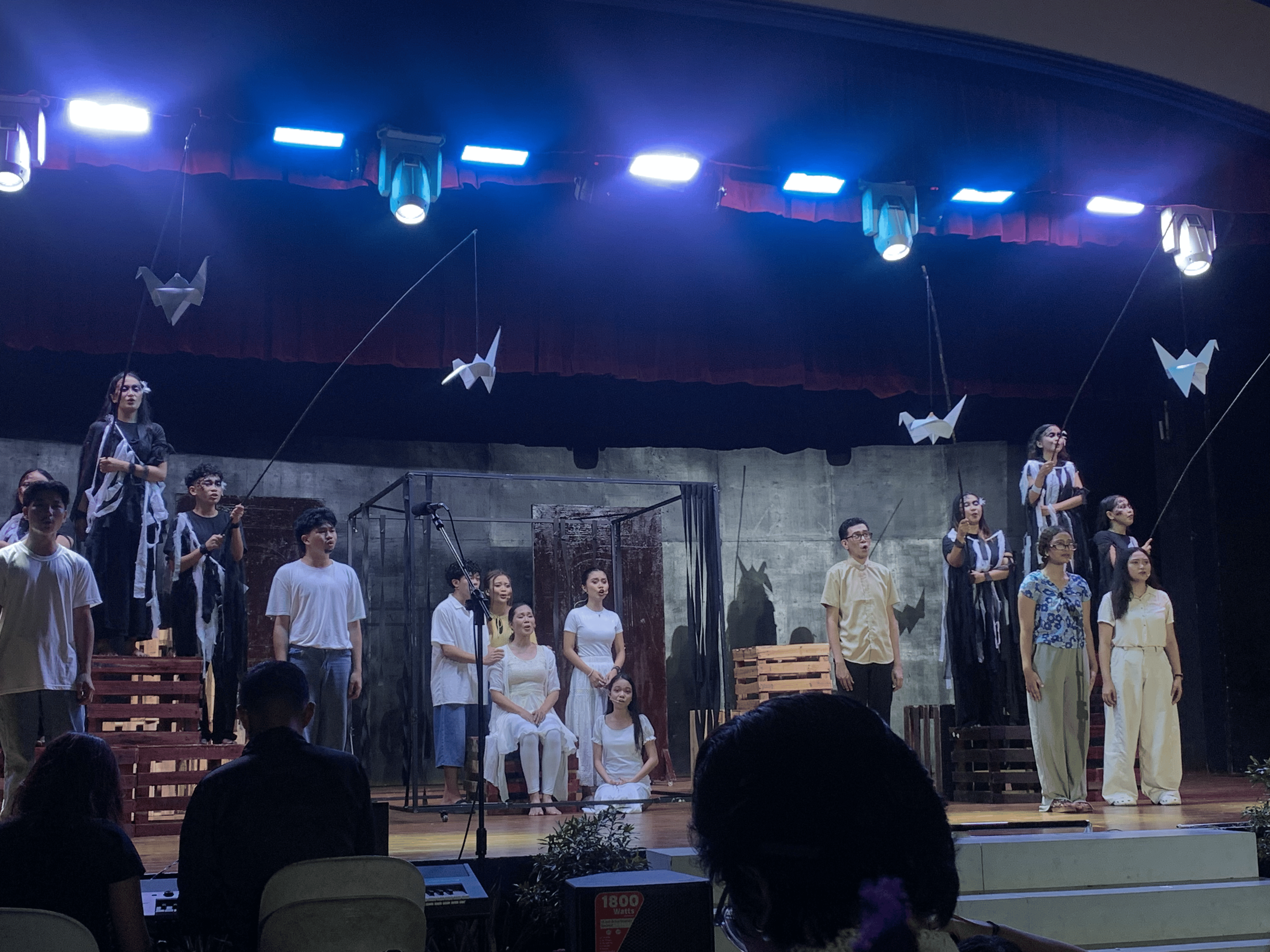 Sayaw ni Nanay: Debosyon at ang hubad na katotohanan
