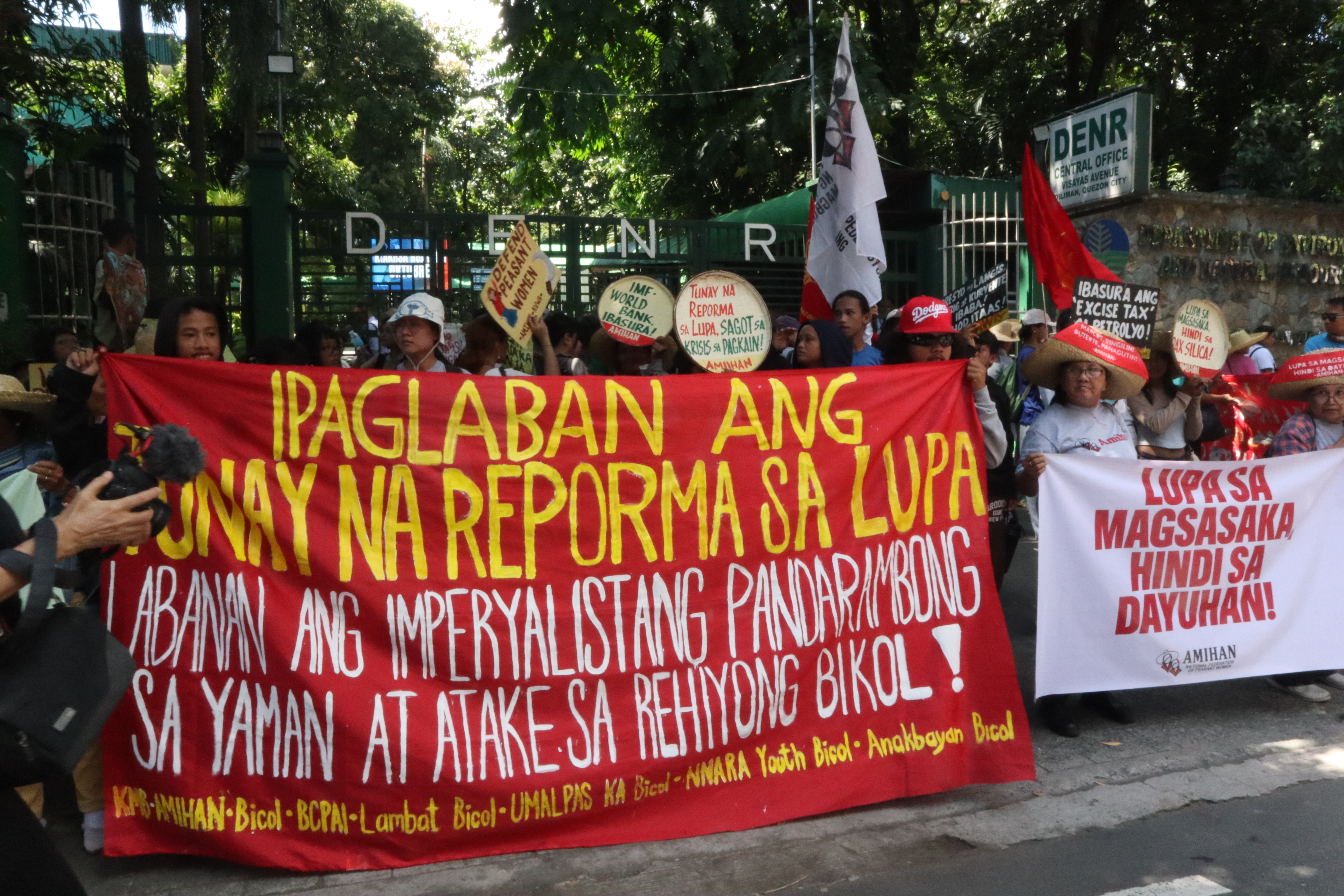 Bicol farmers sustain protest camp after QC police clearing